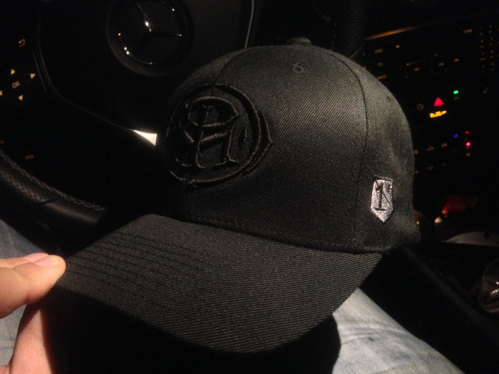 MP BLACKOUT LOGO HAT